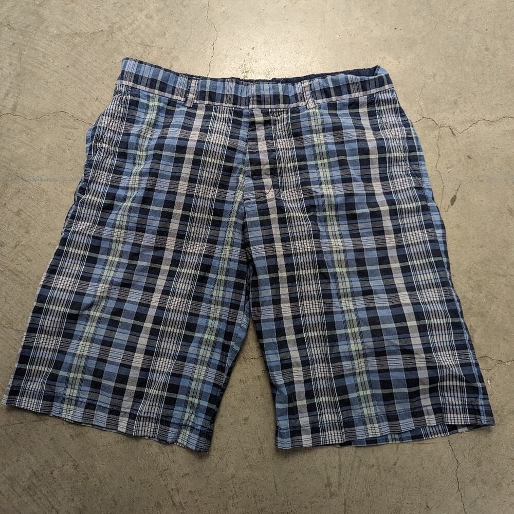 ·H&M Plaid Flat Front Shorts, 32R